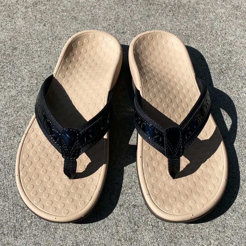 Vionic Black Flip Flops